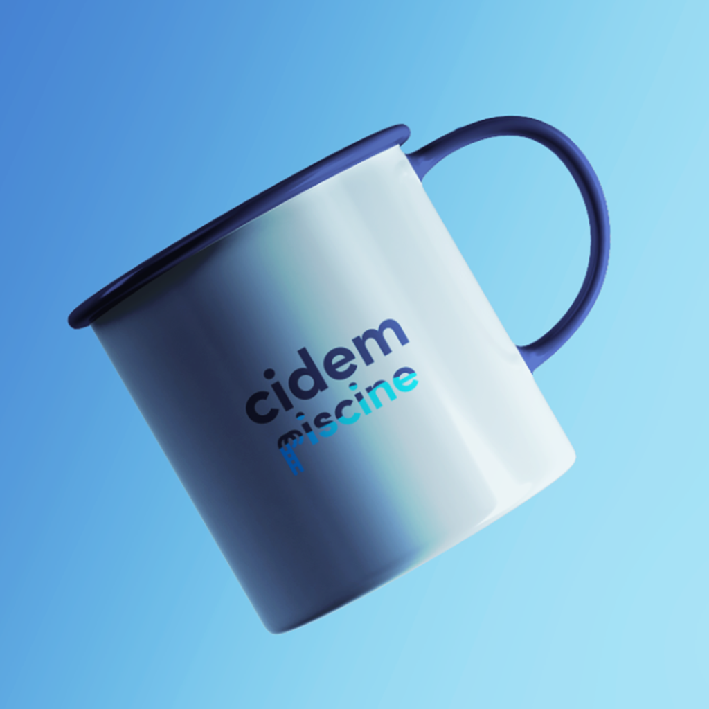 Mockup sur une tasse du logo Cidem Piscine
